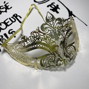 Gold fashion party mask